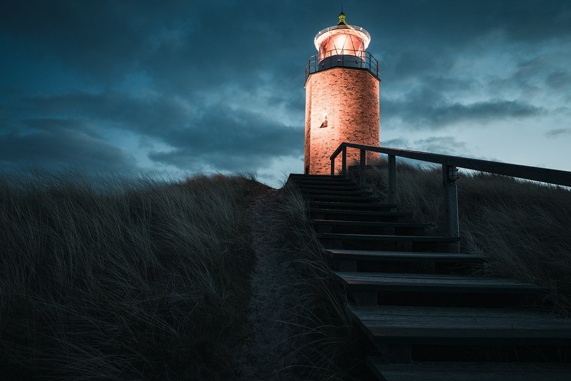 Der Sylter Leuchtturm Quermarkenfeuer zur Blauen Stunde